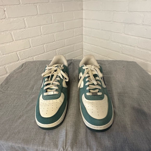 Nike Air Men's Sneakers - Vintage Cream - Picture 3 of 9